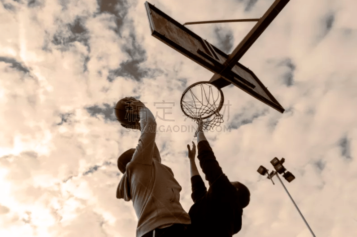 米体：迪乌夫表现不佳，国米可能冬窗追弗伦德鲁普补强中场