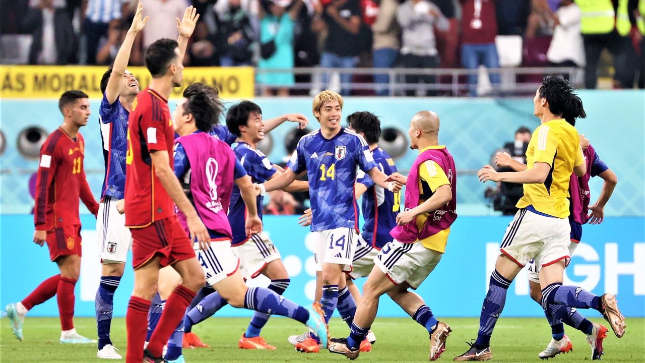 曼联引援总监评谢什科：速度快、弹跳强，风格有点像哈兰德